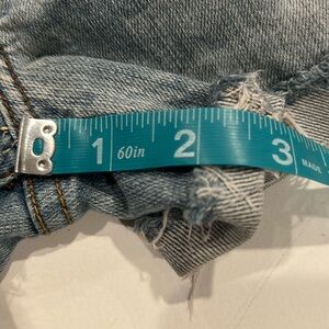 dELiA*s WOMEN’S SIZE 1/2 JEANS SHORT